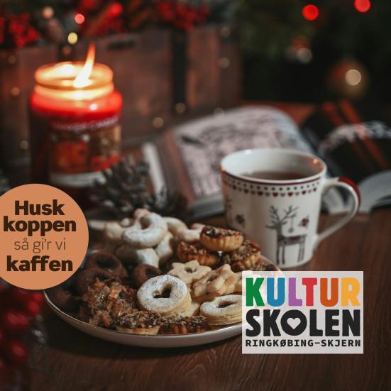 Decemberstemning: Fællessang og julefortælling