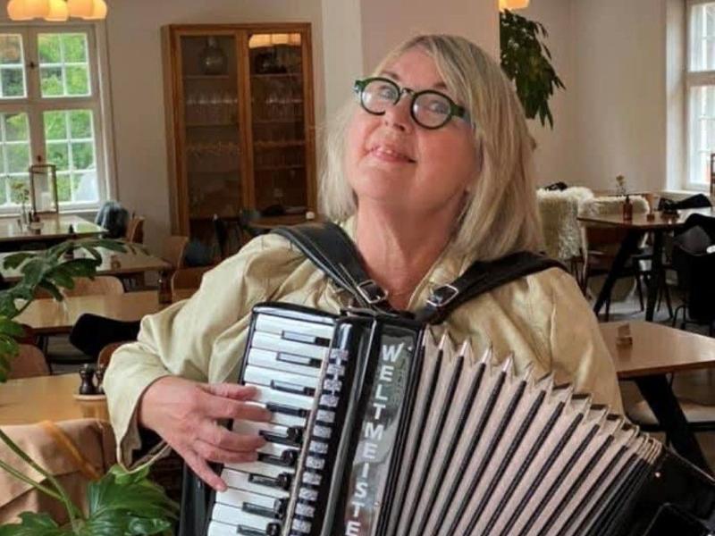 Erindringscafé: Mit liv i musik – Musikken i mit liv v/ Lis Theilgaard