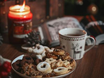 Decemberstemning: Fællessang og julefortælling