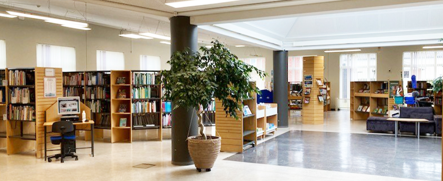 Biblioteksrummet på Hvide Sande Bibliotek